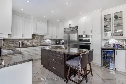 22 Lockport Cres, Brampton, ON L6P 3X9