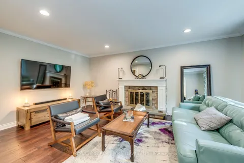 1460 Caulder Dr, Oakville, ON L6J 5S9