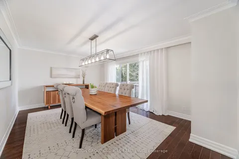 449 Abington Ave, Mississauga, ON L5A 1L8