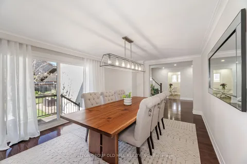 449 Abington Ave, Mississauga, ON L5A 1L8