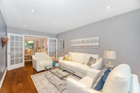 70 Lakecrest Tr, Brampton, ON L6Z 1S6