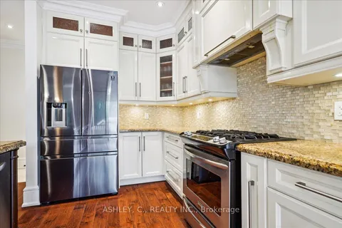 2336 Hilda Dr, Oakville, ON L6H 7M9