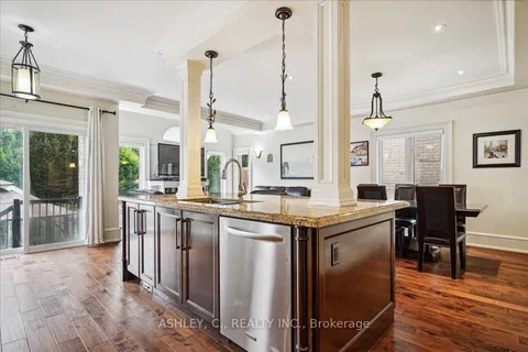 2336 Hilda Dr, Oakville, ON L6H 7M9