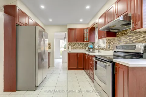 34 Willerton Clse, Brampton, ON L6V 4J2