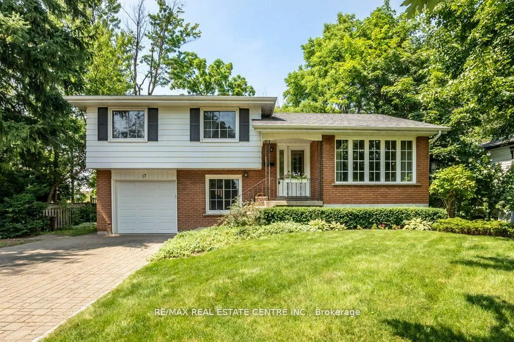 17 Mary St, Milton, ON L9T 1L6