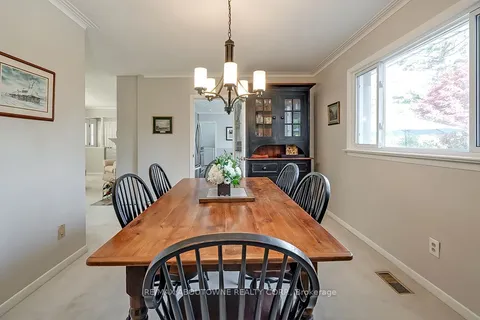 137 Dornie Rd, Oakville, ON L6J 4N7