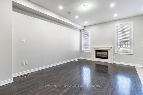 11 SKY HARBOUR Dr, Brampton, ON L6Y 0V7