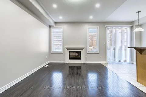 11 SKY HARBOUR Dr, Brampton, ON L6Y 0V7
