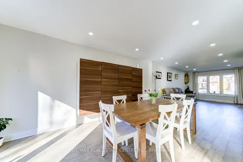 14 Solway Ave, Brampton, ON L6Z 4E3