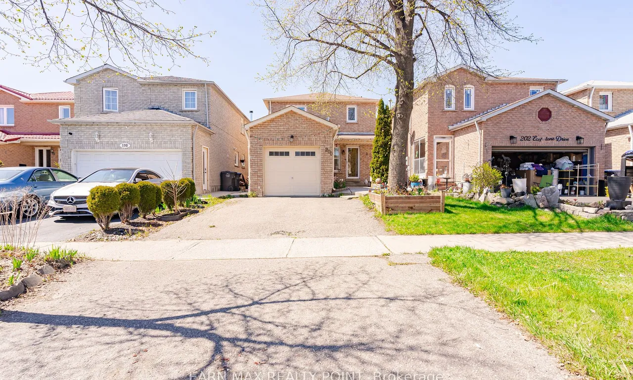 200 Ecclestone Dr, Brampton, ON L6X 3P5
