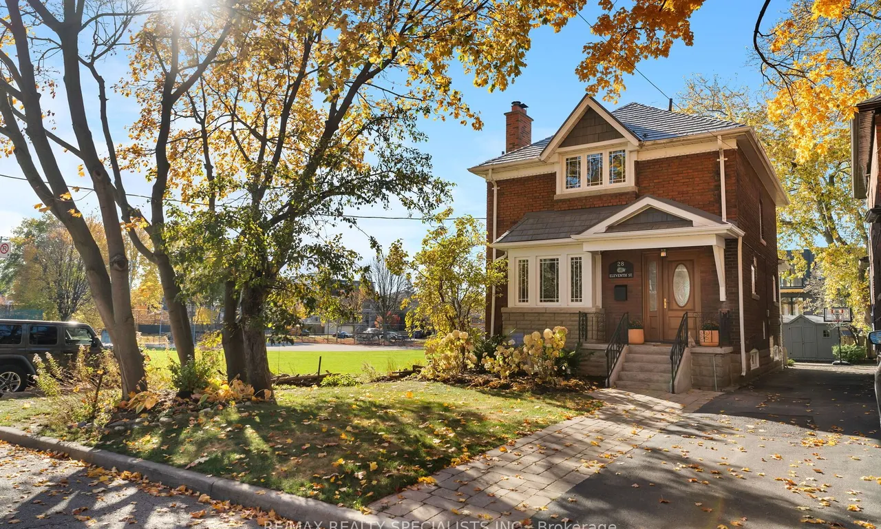 28 Eleventh St, Toronto, ON M8V 3G3