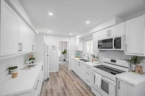 6759 Segovia Rd, Mississauga, ON L5N 1P1