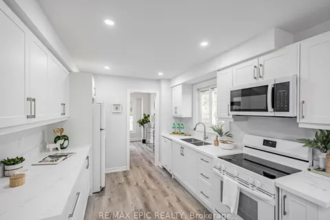 6759 Segovia Rd, Mississauga, ON L5N 1P1