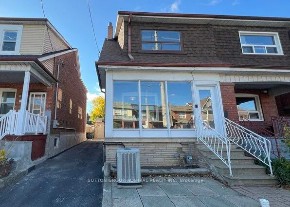 1836 Dufferin St, Toronto, ON M6H 3L5