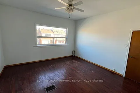 1836 Dufferin St, Toronto, ON M6H 3L5