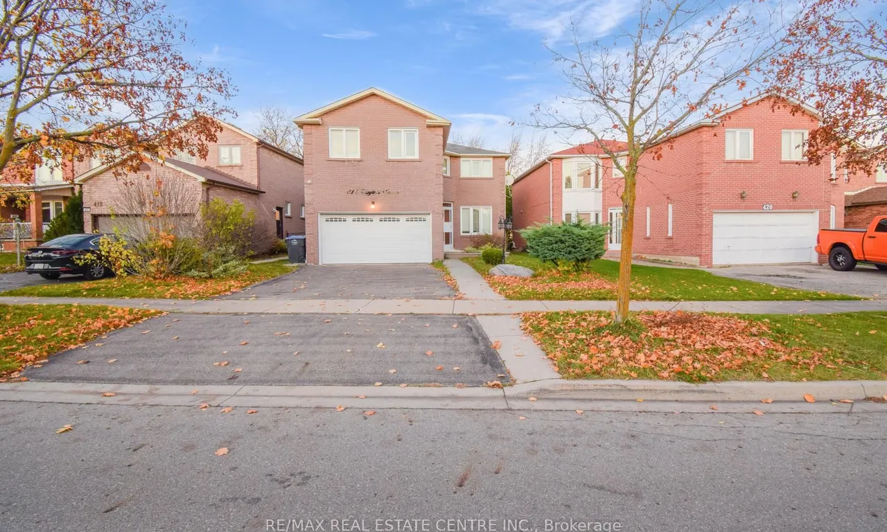 416 Winfield Terr, Mississauga, ON L5R 1P2