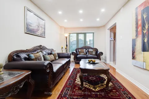 416 Winfield Terr, Mississauga, ON L5R 1P2
