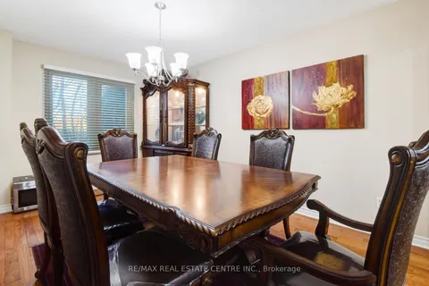 416 Winfield Terr, Mississauga, ON L5R 1P2