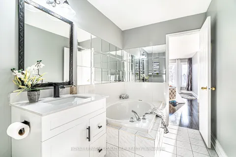 67 Goldenlight Circ, Brampton, ON L6X 4N6