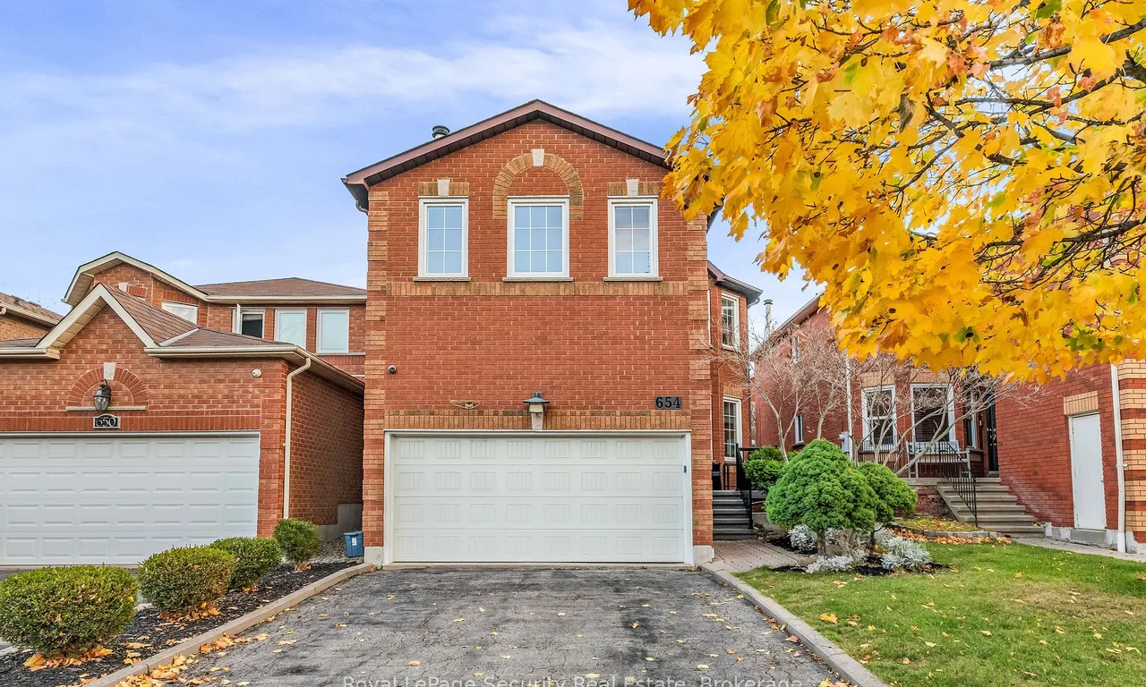 654 Ashprior Ave, Mississauga, ON L5R 3N7