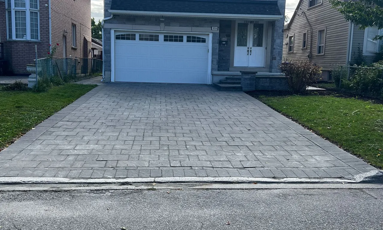 3056 Mcnaughton Ave, Mississauga, ON L4T 1R7