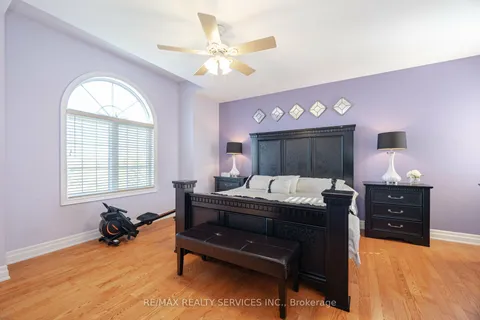 5 Farina Drive, Brampton, ON L6P 0E3