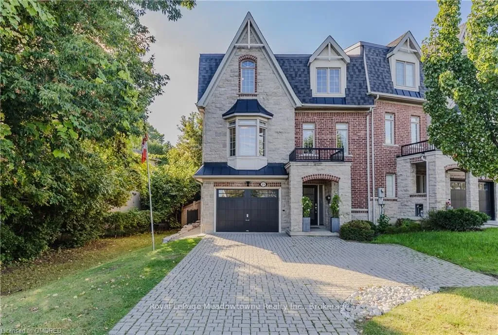 29 PREMIUM Way, Mississauga, ON L5B 1A1