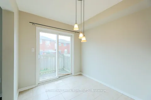 377 Kittridge Rd, Oakville, ON L6H 7K6