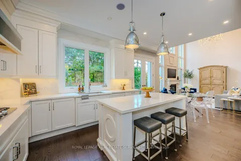 1325 Sheldon Ave, Oakville, ON L6L 2P9