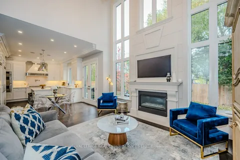 1325 Sheldon Ave, Oakville, ON L6L 2P9
