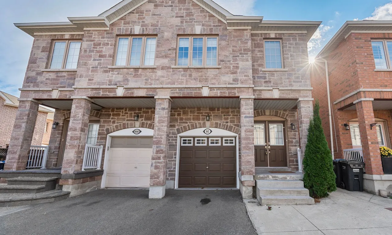 862 Francine Cres, Mississauga, ON L5V 0E2