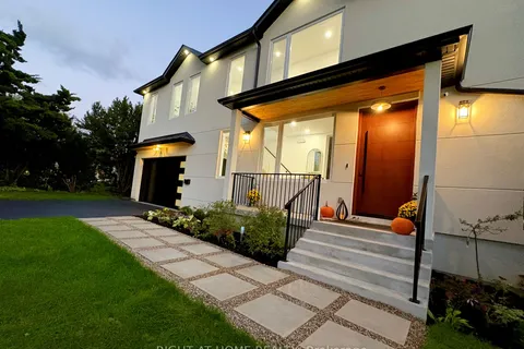 76 Dalegrove Cres, Toronto, ON M9B 6A9