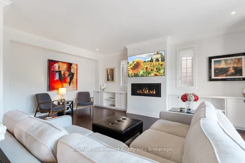 139 Wilson St, Oakville, ON L6K 3G9