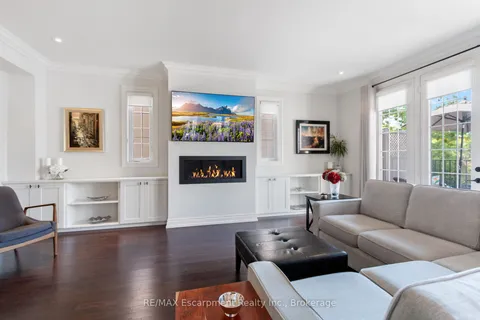 139 Wilson St, Oakville, ON L6K 3G9
