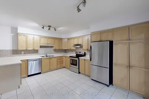 2200 Irving St, Burlington, ON L7L 6T4