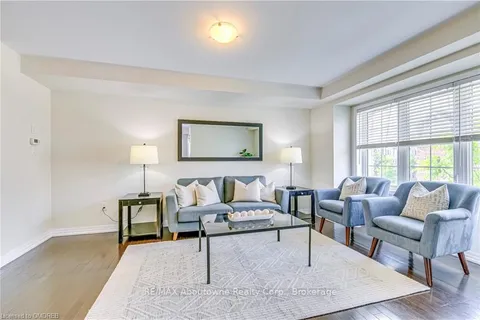 3059 MISTLETOE Gdns, Oakville, ON L6M 0Y8