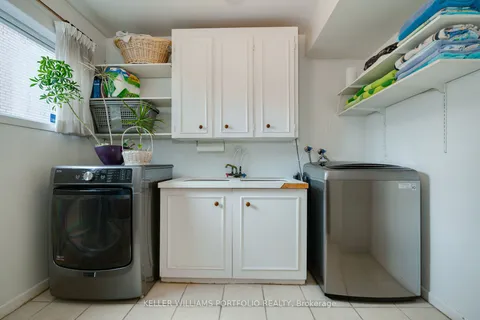 3557 Silverplains Dr, Mississauga, ON L4X 2P6