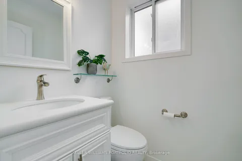 3557 Silverplains Dr, Mississauga, ON L4X 2P6