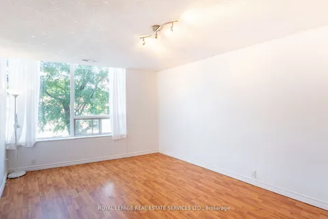 2963 Dundas St, Toronto, ON M6P 1Z2