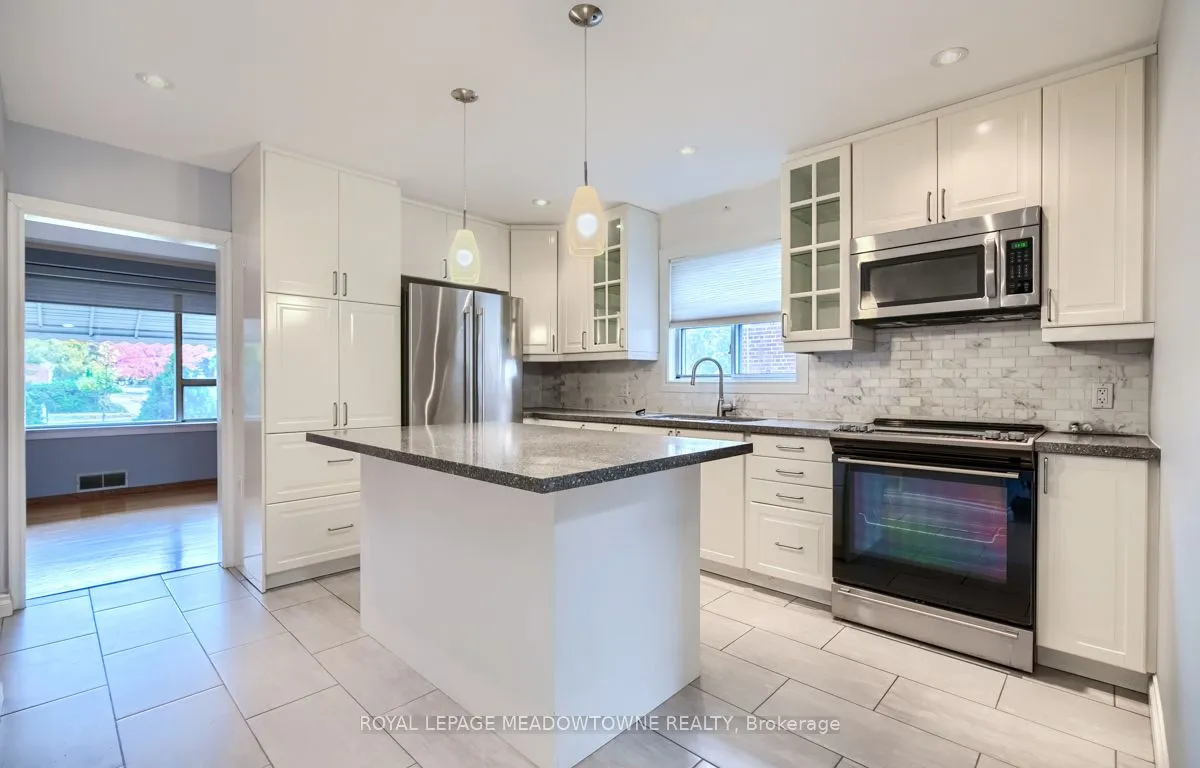 671 Browns Line, Toronto, ON M8W 3V7