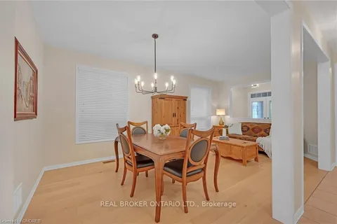 2343 Calloway Dr, Oakville, ON L6M 0B9