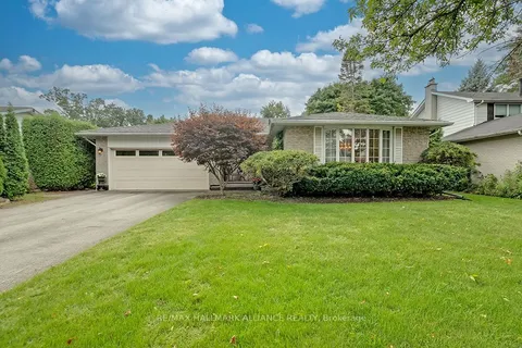2492 Woburn Cres, Oakville, ON L6L 5E9