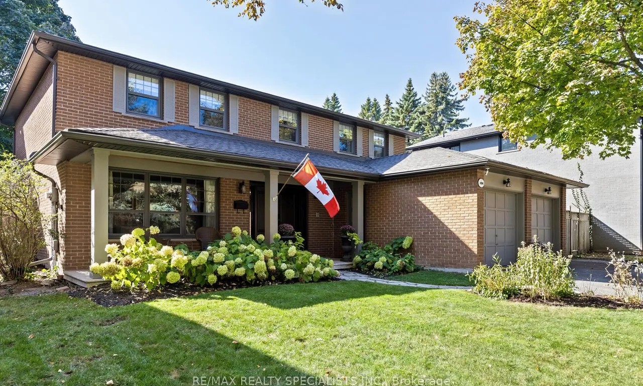 1404 Tecumseh Park Dr, Mississauga, ON L5H 2W6