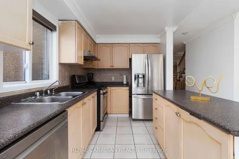 7174 Frontier Rdge, Mississauga, ON L5N 7R2