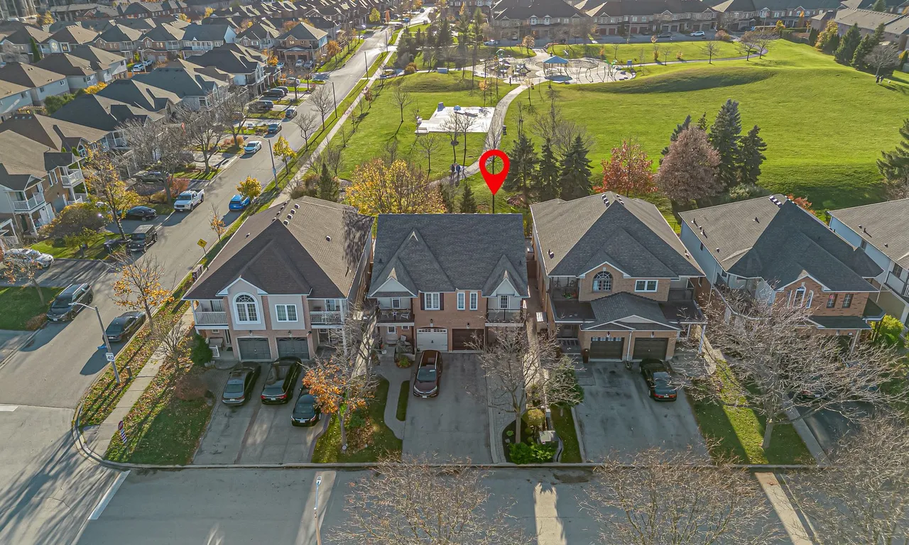 1806 Hobson Dr, Burlington, ON L7L 6L7