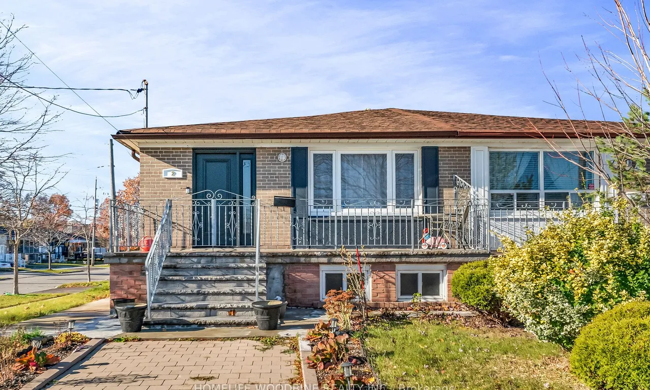 2 Buttercup Crt, Toronto, ON M9L 2M8
