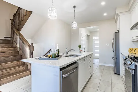 12 Callahan Crt, Brampton, ON L7A 5H3