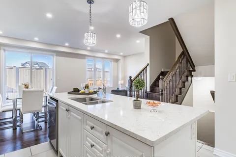 12 Callahan Crt, Brampton, ON L7A 5H3