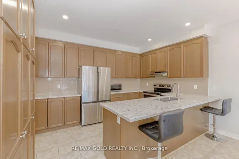 40 Stephanie Ave, Brampton, ON L6Y 0R8
