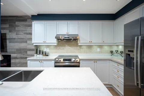 9 Lotus St, Brampton, ON L6P 3E1